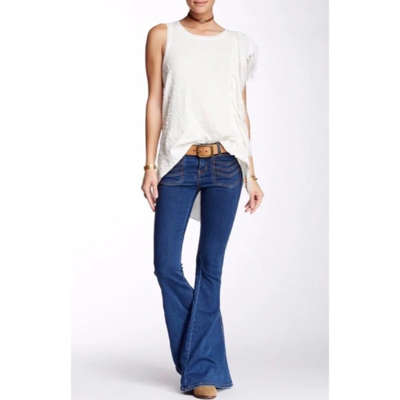 Free People Treat Me Tender Top NWT - Picture 2 of 6